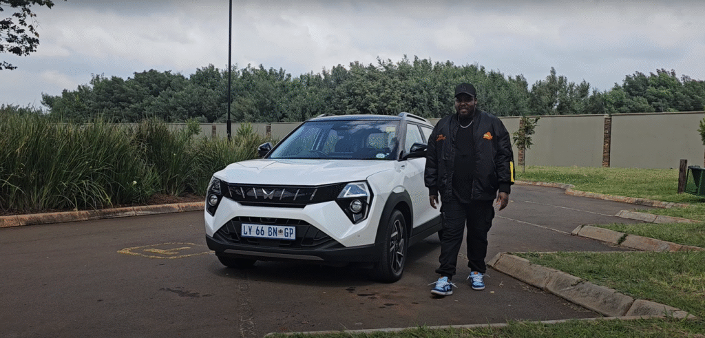 MAHINDRA XUV 3X0