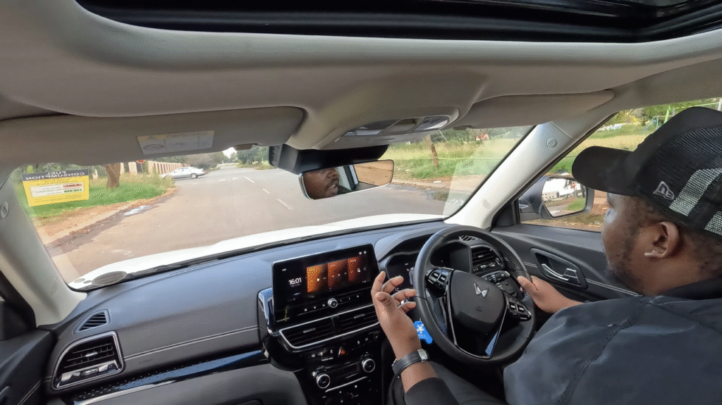 MAHINDRA XUV 3X0