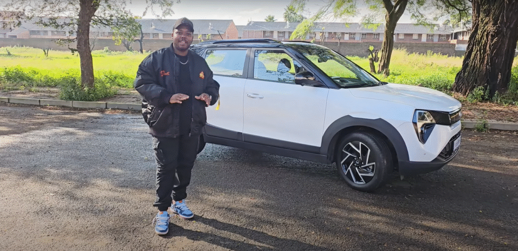 MAHINDRA XUV 3X0