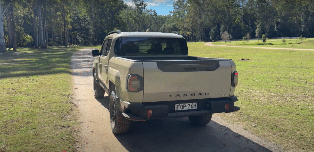 Kia Tasma