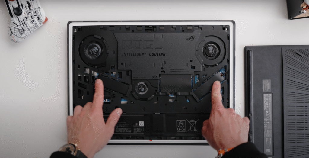 ASUS ROG Strix Scar 18